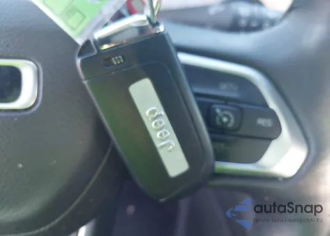 2022 Jeep Compass Latitude Lux 4X4 z USA, uszkodzony, nr VIN 3C4NJDFBXNT231873